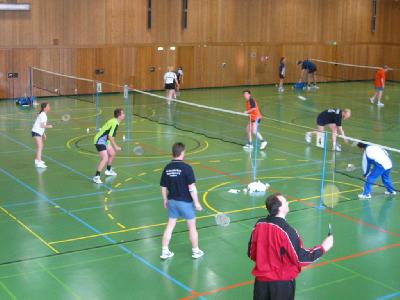 Sabine (oranges T-Shirt) und Jens schafften es ebenfalls auf Platz 5.