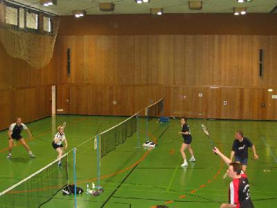 Für Ina und Michael (rechts) war schon in der Vorrunde Feierabend.