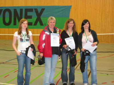 Siegerehrung im Dameneinzel der Basic-Class. Alle 4 Damen kamen vom TV 1861 St. Wendel.