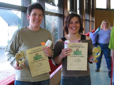 ... uns holten sich verdient den Titel im Damendoppel.