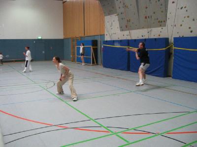 Gerd und Yvonne im Mixed. Normalerweise steht Yvonne aber vor der vorderen Aufschlaglinie ;-)