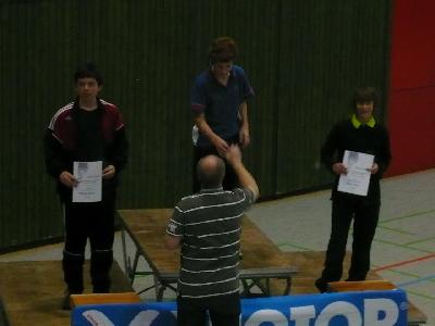 Sieger Jungeneinzel U15

1. Fabian Demtröder (TSV Rot-Weiß Auerbach)
2. Alexander Martin (TV Bensheim)
3. Adrian Tonn (TSG Messel)