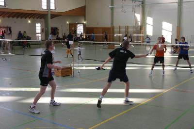 Jungendoppel U19

Dengler & Aull (vorn, BC Heppenheim) gegen Funke & Karnstedt (TV Dieburg/Groß-Zimmern)